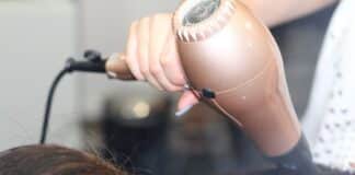 Фризьорски салон, фризьор