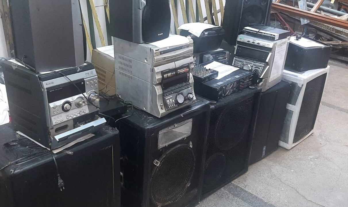 11 музикални уредби са били иззети при спецоперация на полицията