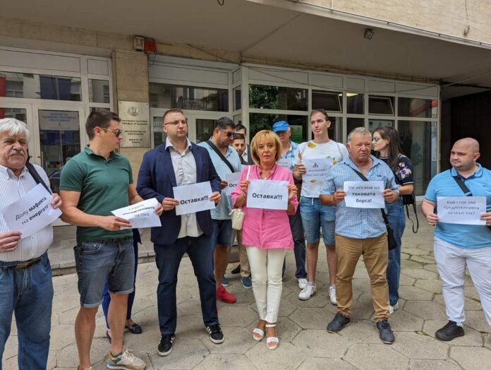 Мая Манолова