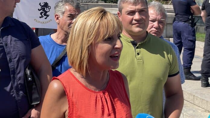 Мая Манолова