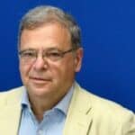 Министър Юлиян Попов