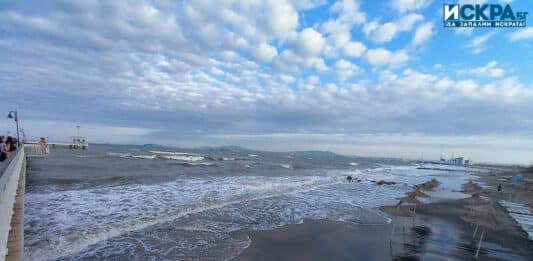 Бурно море