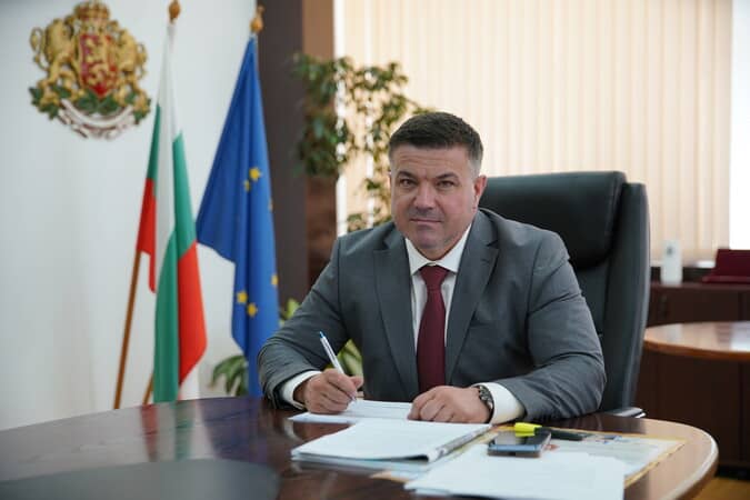 Във връзка с заради острите и задушливи миризми в Разград