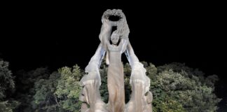 Паметник "Съединението на България-1885 г."