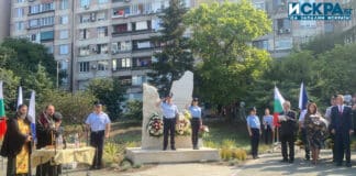 Паметник в памет на Йордан Илиев и Атанас Градев