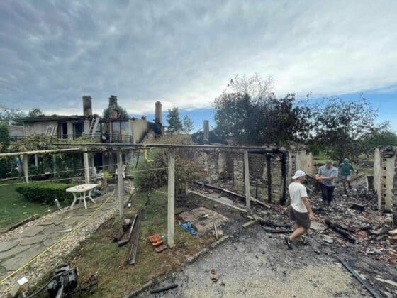 Изпепелена къща