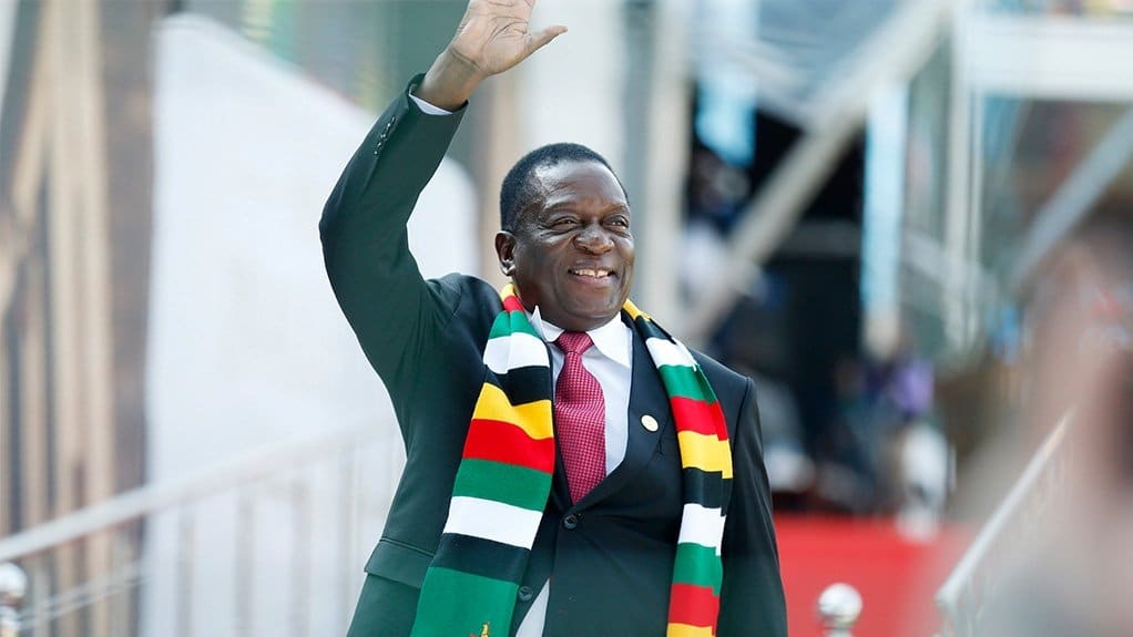 Президентът на Зимбабве Емерсън Мнангагва беше избран за втори мандат