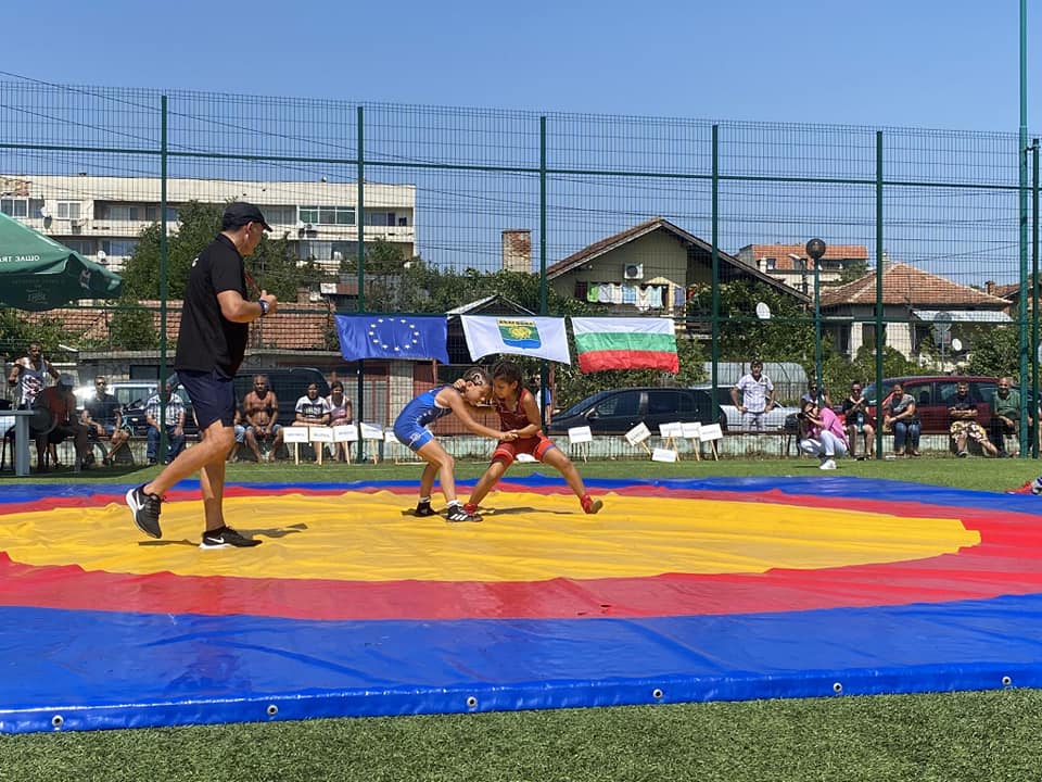 Повече от 180 борци се надпреварваха за отличията на турнира