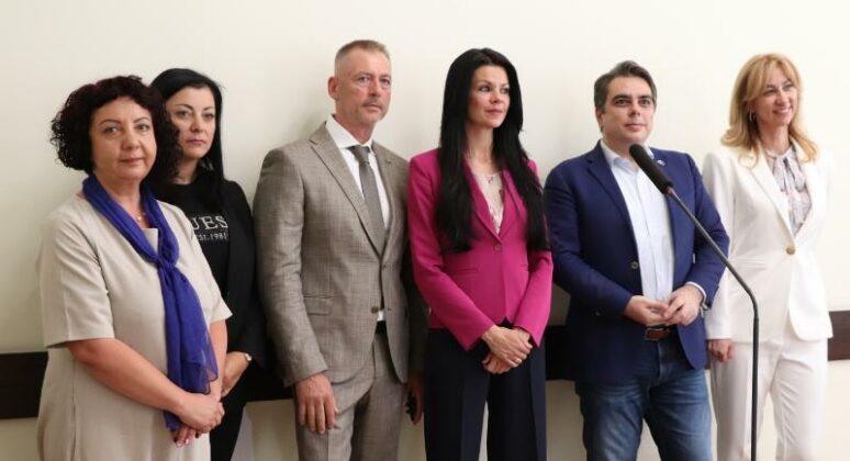 Асен Василев