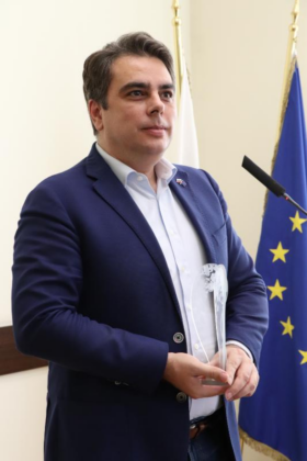 Асен Василев