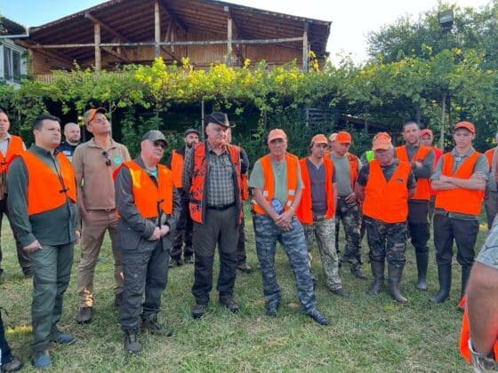 Кирил Вътев и ловци