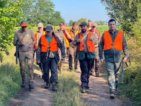 Кирил Вътев и ловци