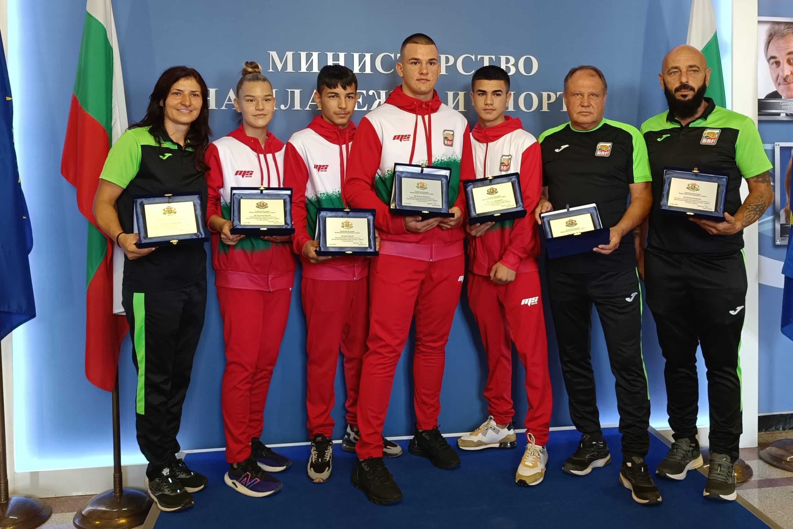 Министърът на младежта и спорта Димитър Илиев награди вчера призьорите