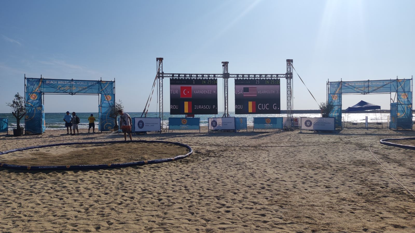 България е с трима дебютанти на турнира по плажна борба