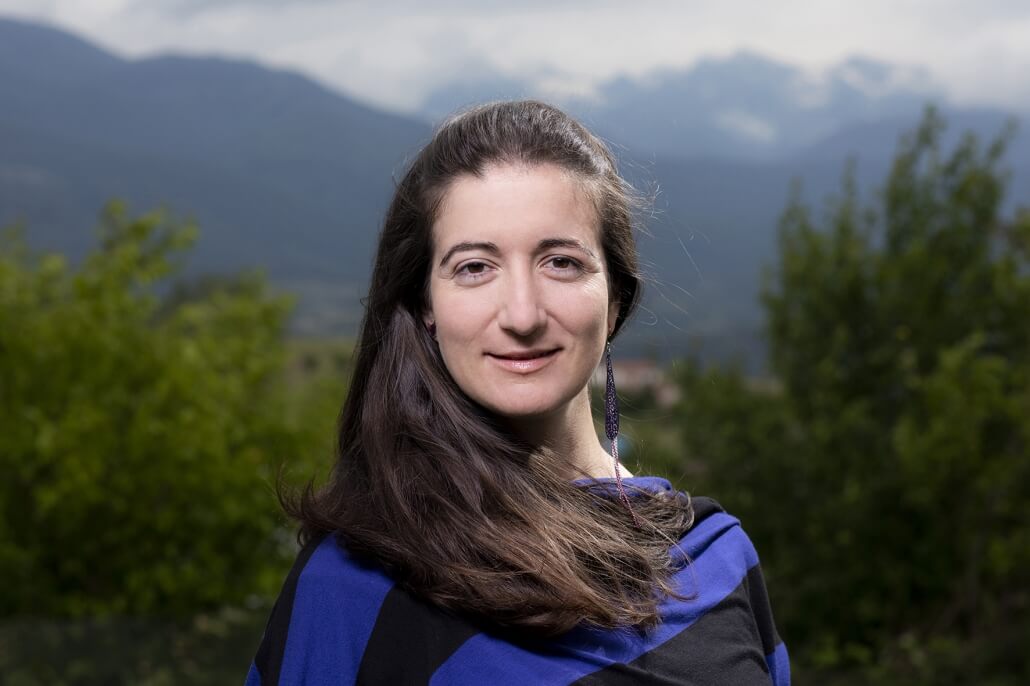 Данита Заричинова е бакалавър по Икономика и магистър по Екология