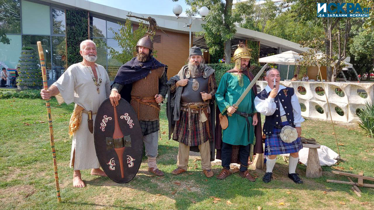 Келтски воини в автентично облекло и въоръжение се превърнаха в