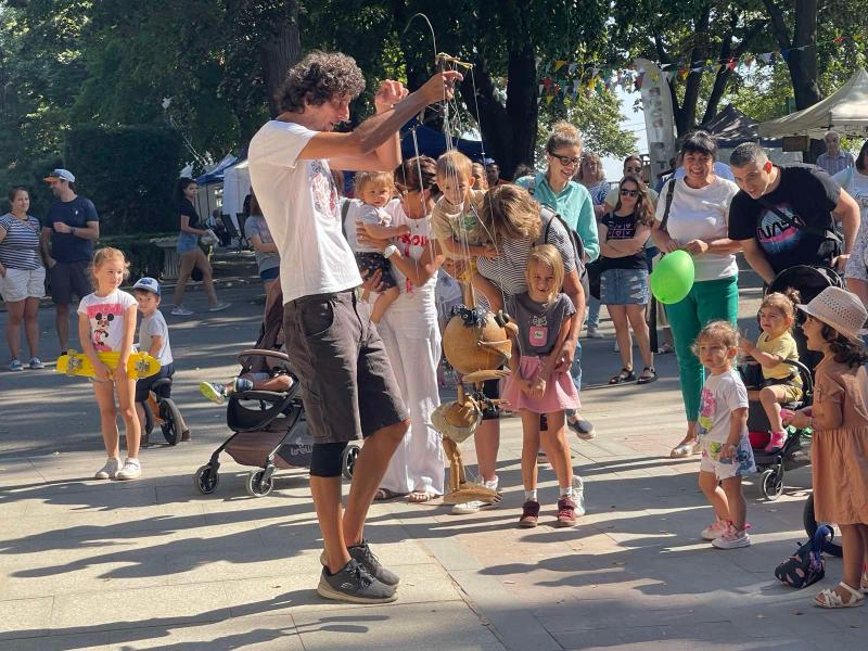 Марионетно шоу с актьора Георги Гъделев – Кабаре на конци