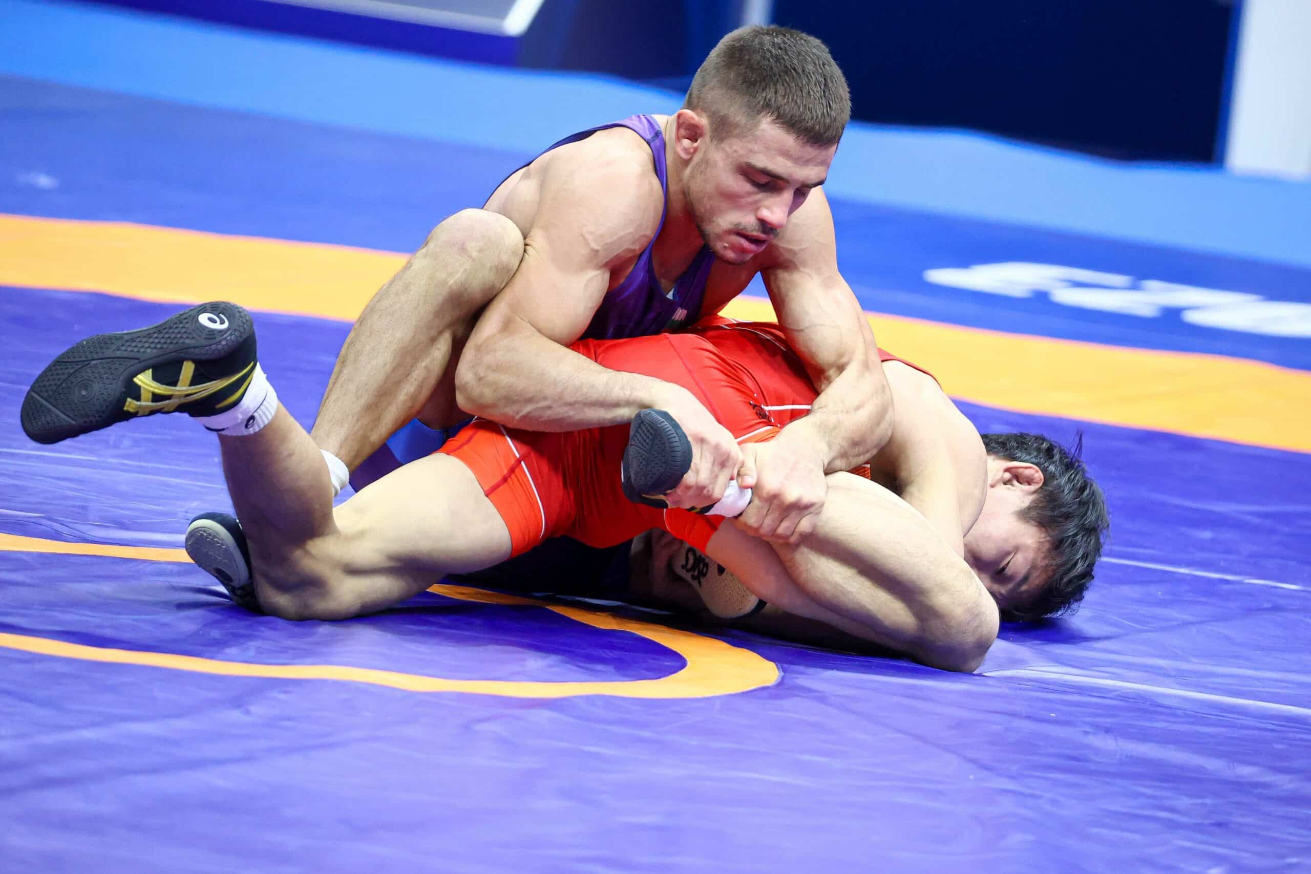 Борецът ни Георги Вангелов е бил спрян от световния шампион