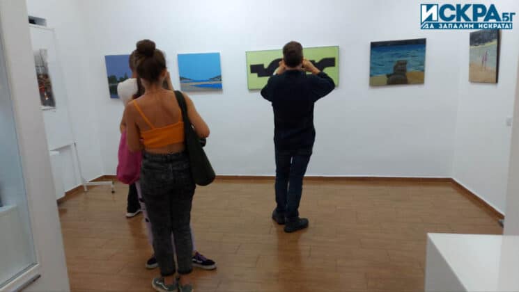 Посетители на изложбата