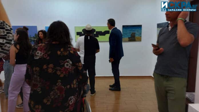 Посетители на изложбата