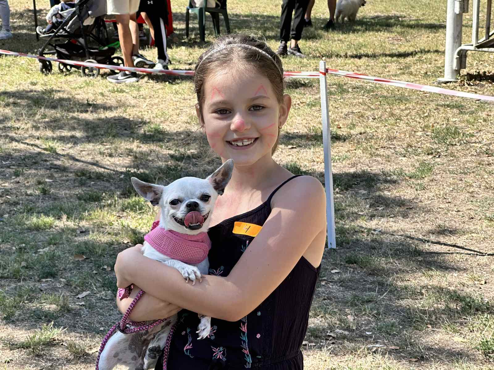 Деца родители и домашни любимци се събраха заедно на празник