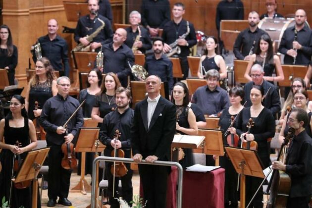 Музикален спектакъл