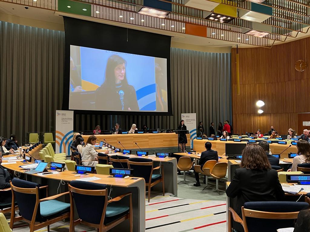 Година преди да се проведе Срещата на бъдещето председателят на