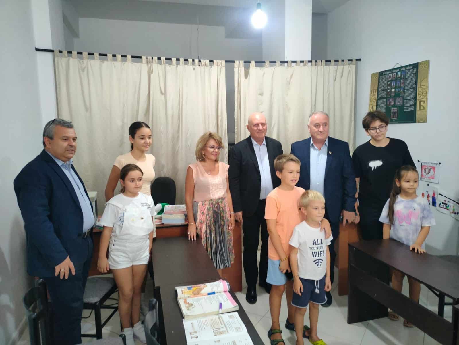 Над 190 студенти и 91 докторанти от Албания с български