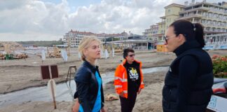 Министър Зарица Динкова на място