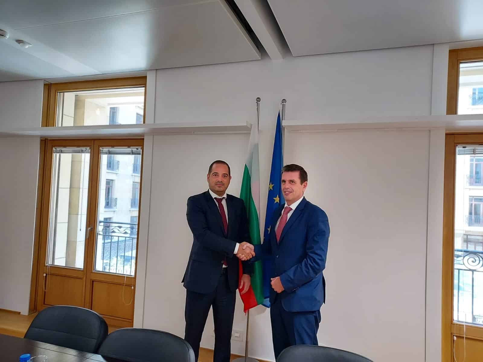 Министър Калин Стоянов проведе среща с Димитрис Кeридис министър по
