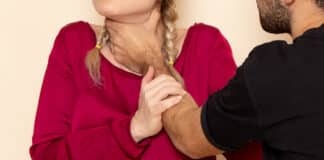 Нападение над жена