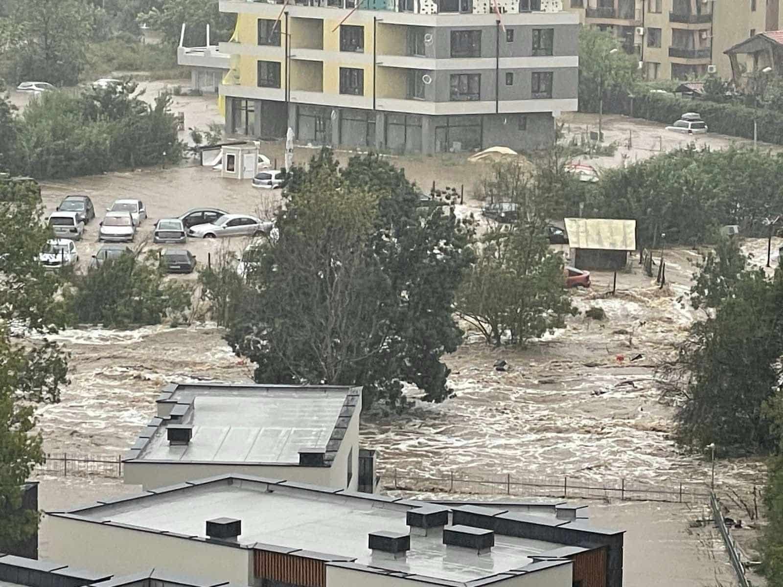 Заради критичната ситуация на територията на и след отправено искане