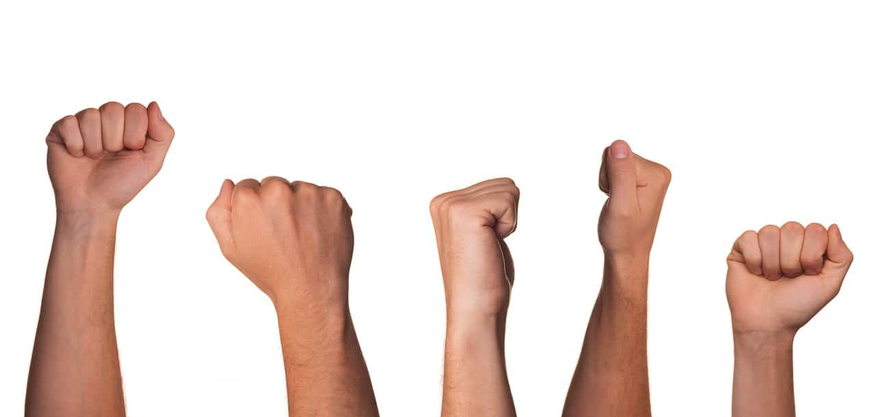 Каква е разликата между конформистите и неконформистите Харесвани ли са