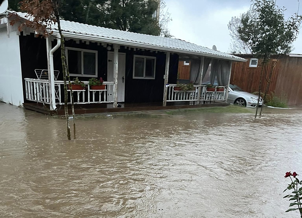 Мародери се възползват от нещастието на хората след бедствието по