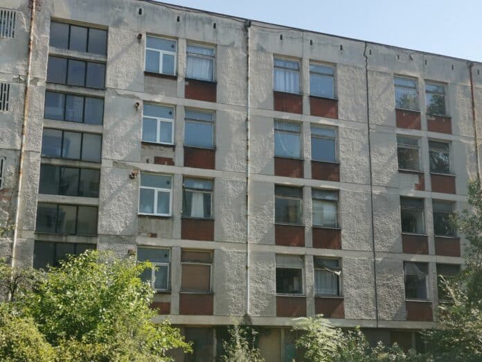 Изоставена сграда