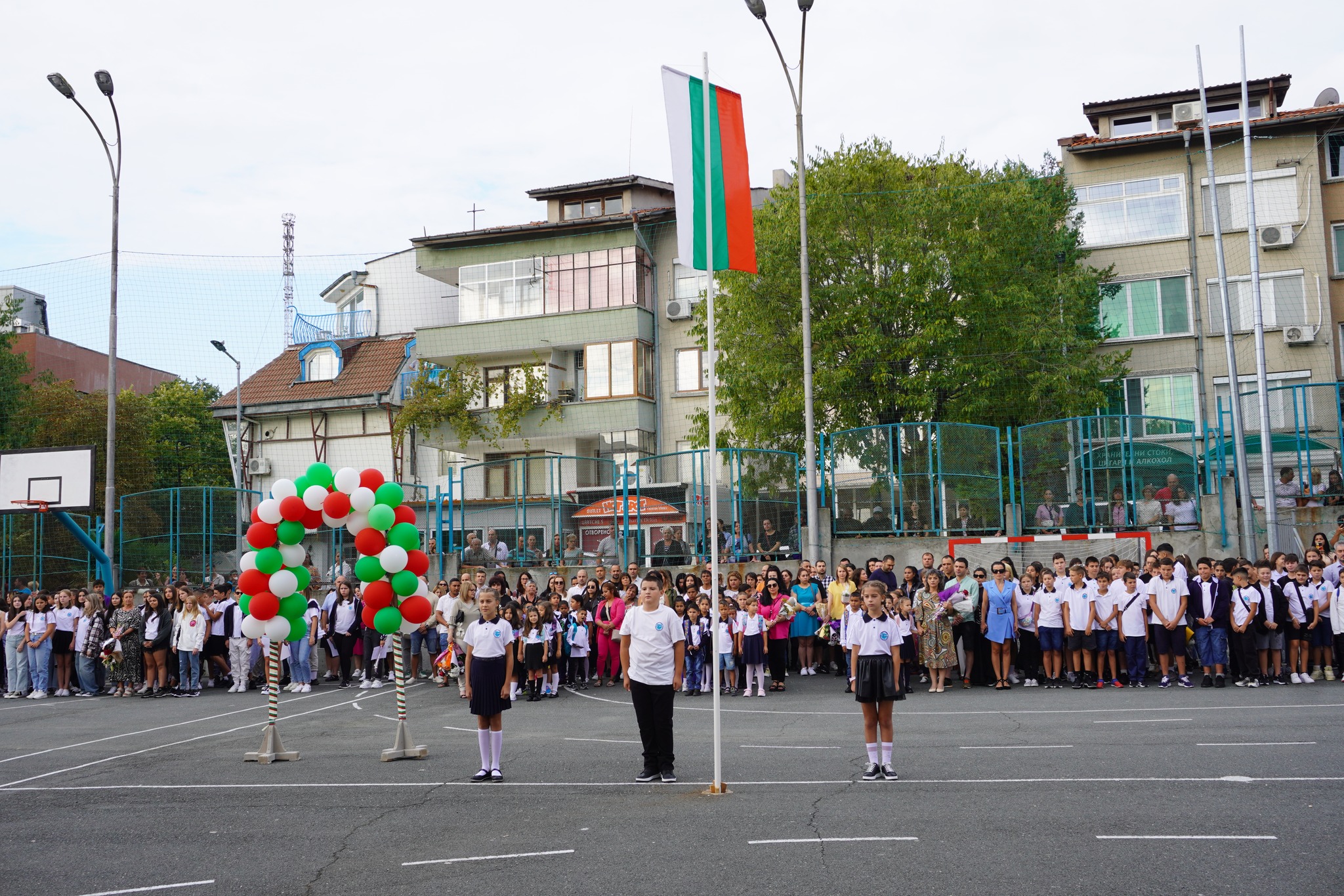 С инициативата Вместо цвете – дари надежда стартира новата учебна