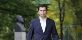 Кирил Петков