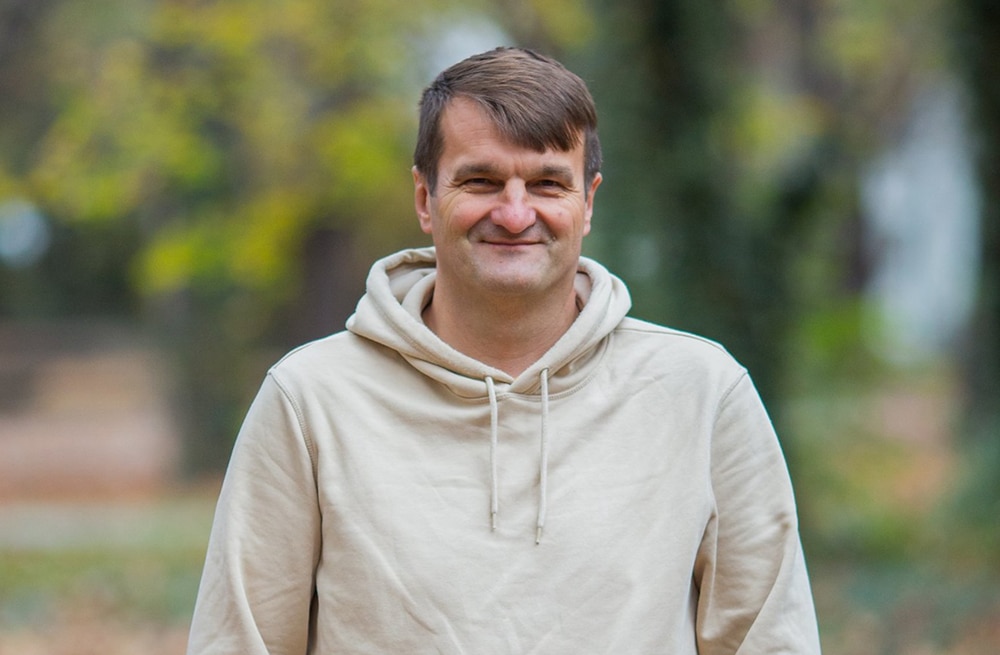 Има толкова много прегради преди да се стигне до този