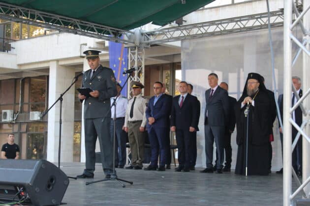 Пожарникари