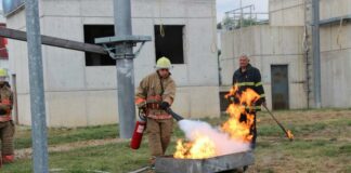 Пожар, пожарникари