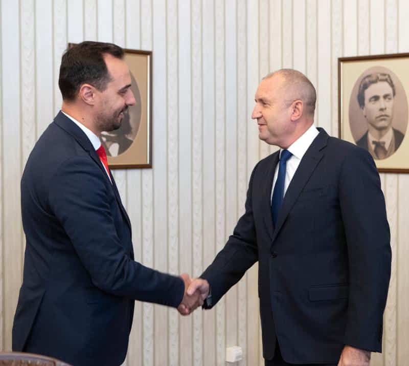 Държавният глава проведе среща на Дондуков 2 с министъра на