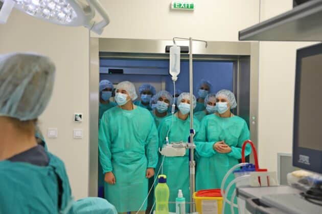 Курсанти във ВМА