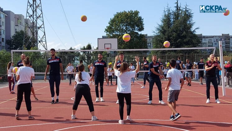 ОУ „Антон Страшимиров“