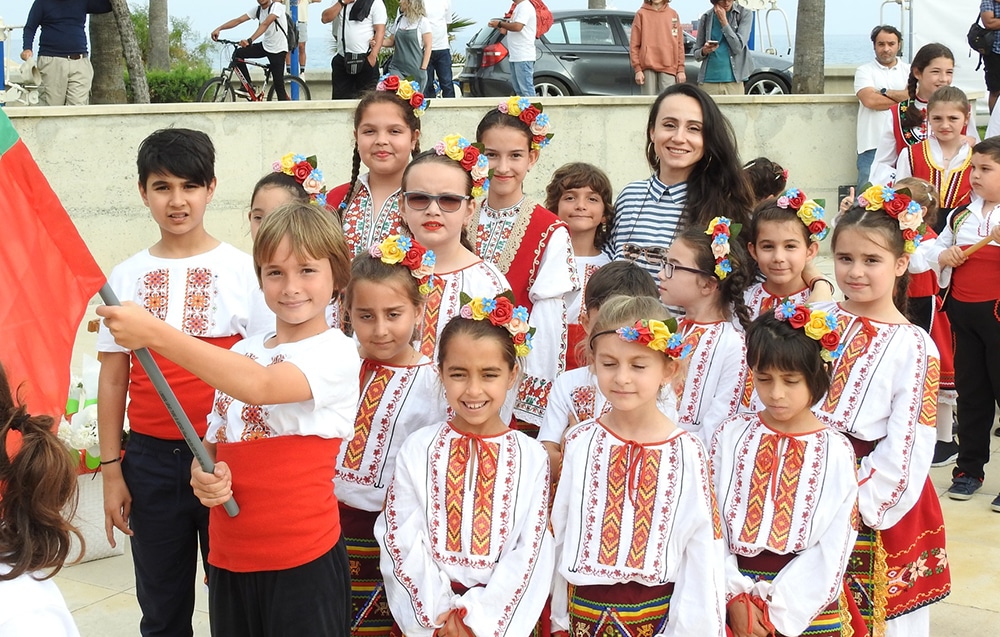 Учим децата на любов към България Това е изключително важно