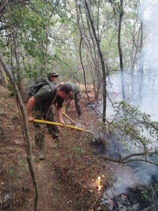 Военни, пожар
