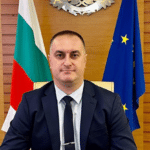 Доц. Деян Стратев