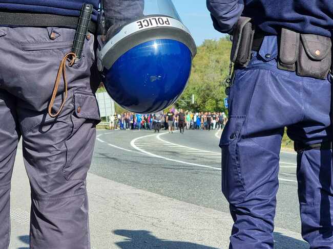 Протест и блокада на пътя за Сливен. Над 100 протестиращи