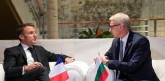 Еманюел Макрон и акад. Николай Денков