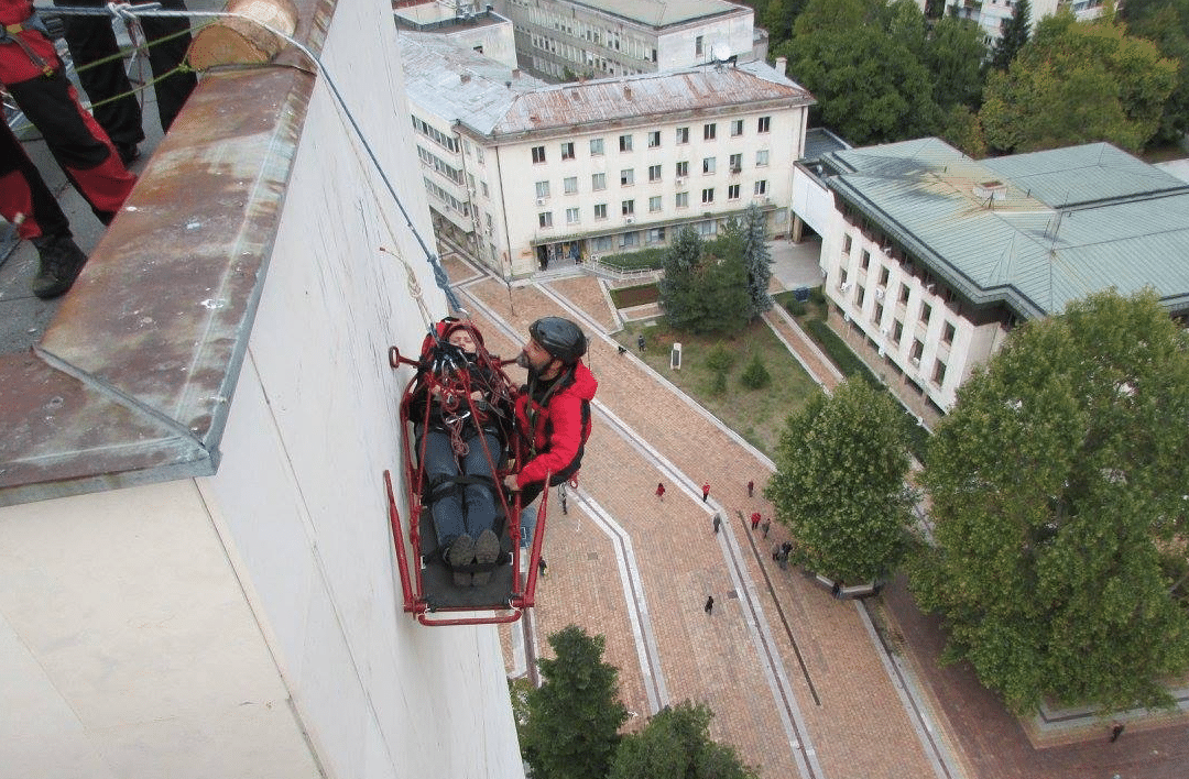 Планинската спасителна служба в Ловеч проведе демонстрация посветена на 60 годишния