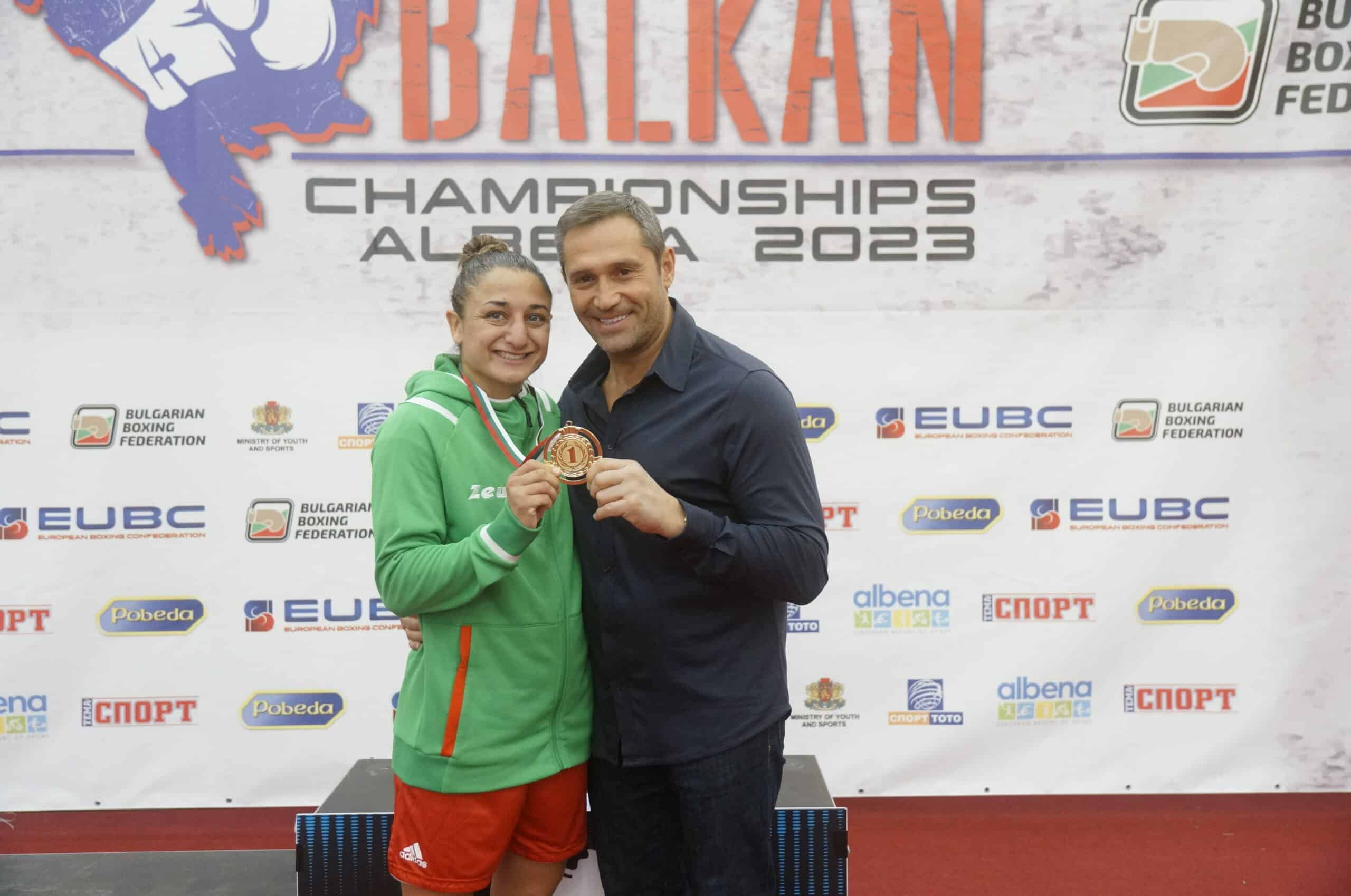 Българските боксьори спечелиха безпрецедентните 13 медала от 13 участника на